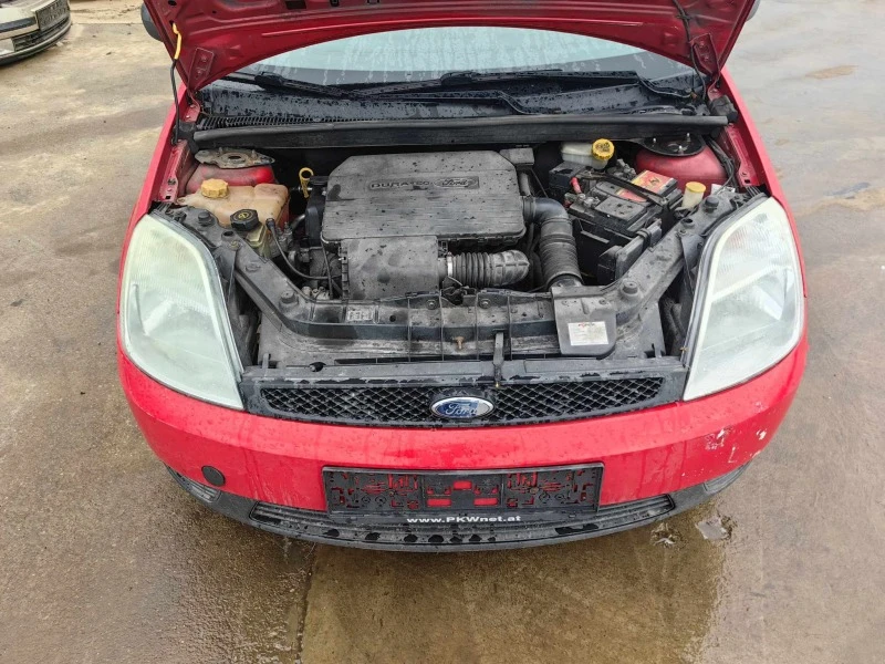 Ford Fiesta 1.3, снимка 8 - Автомобили и джипове - 46202275