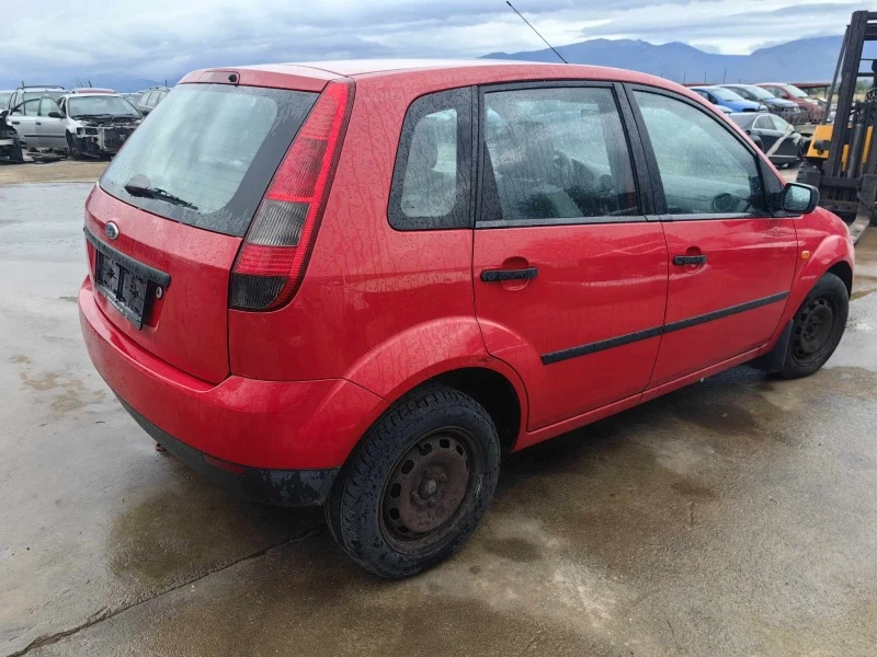 Ford Fiesta 1.3, снимка 5 - Автомобили и джипове - 46202275