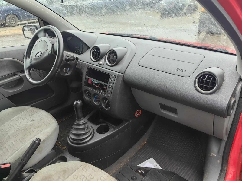 Ford Fiesta 1.3, снимка 7 - Автомобили и джипове - 46202275