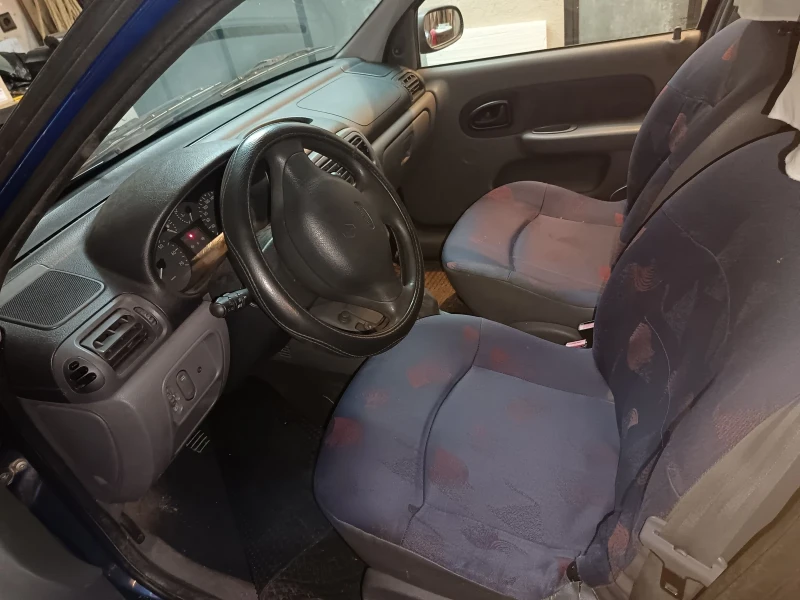 Renault Clio, снимка 6 - Автомобили и джипове - 47408237