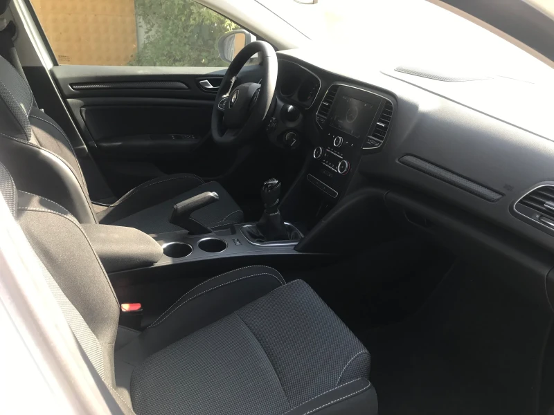 Renault Megane, снимка 13 - Автомобили и джипове - 48908606