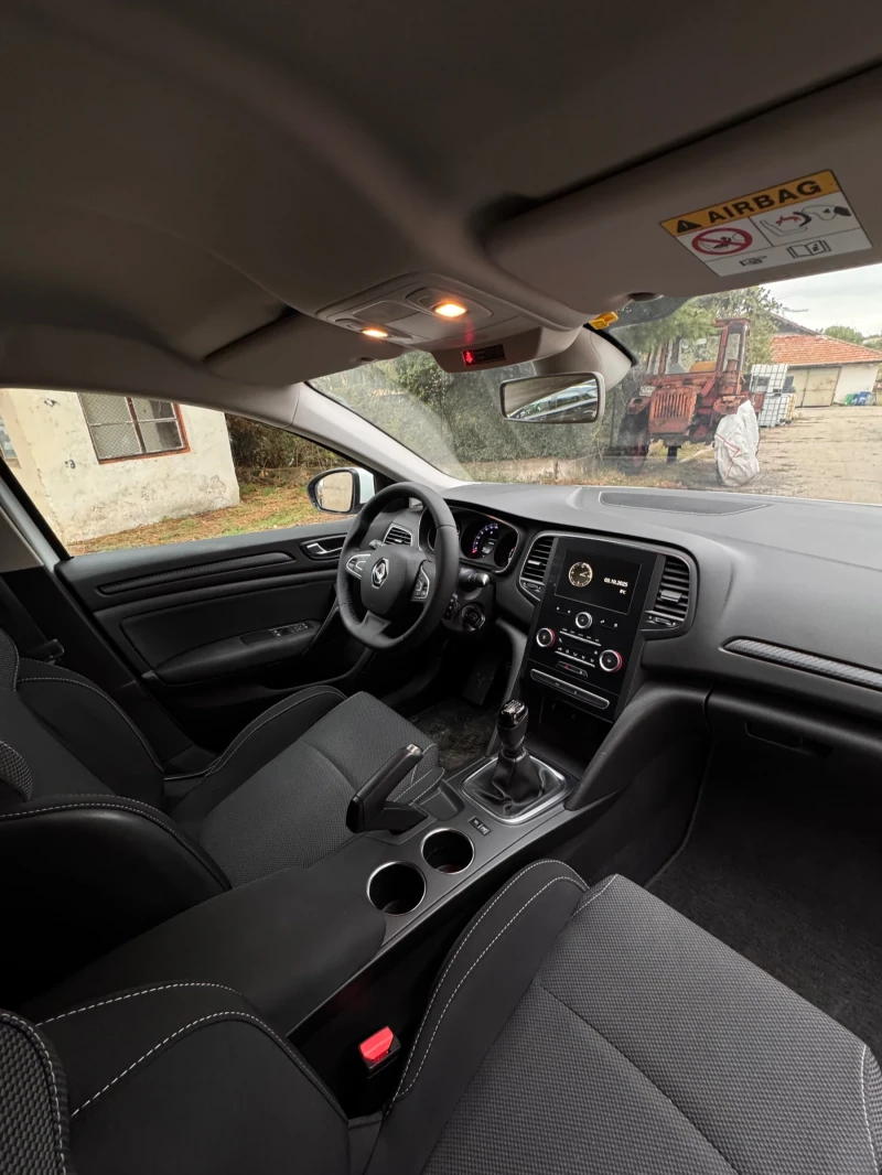 Renault Megane, снимка 6 - Автомобили и джипове - 52088401