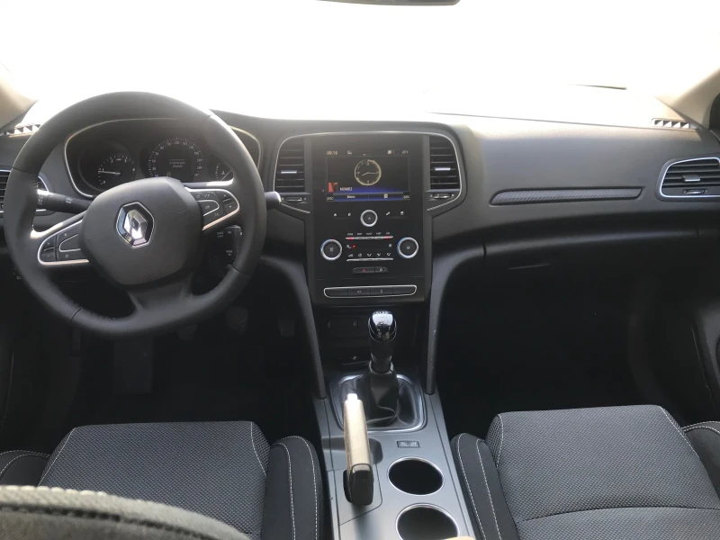 Renault Megane, снимка 9 - Автомобили и джипове - 48908606