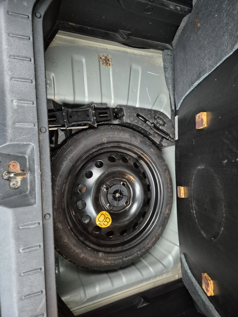 Nissan Note 1.6 Бензин, 110 к.с., снимка 13 - Автомобили и джипове - 52642759