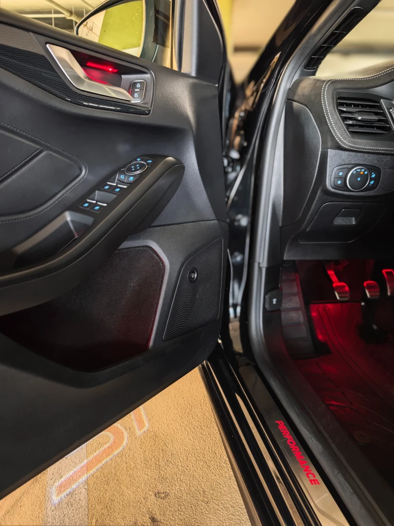 Ford Focus ST MK4 Performance, снимка 12 - Автомобили и джипове - 52677896