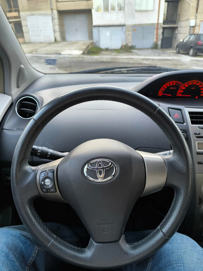 Toyota Yaris 1.33, снимка 5 - Автомобили и джипове - 52852389