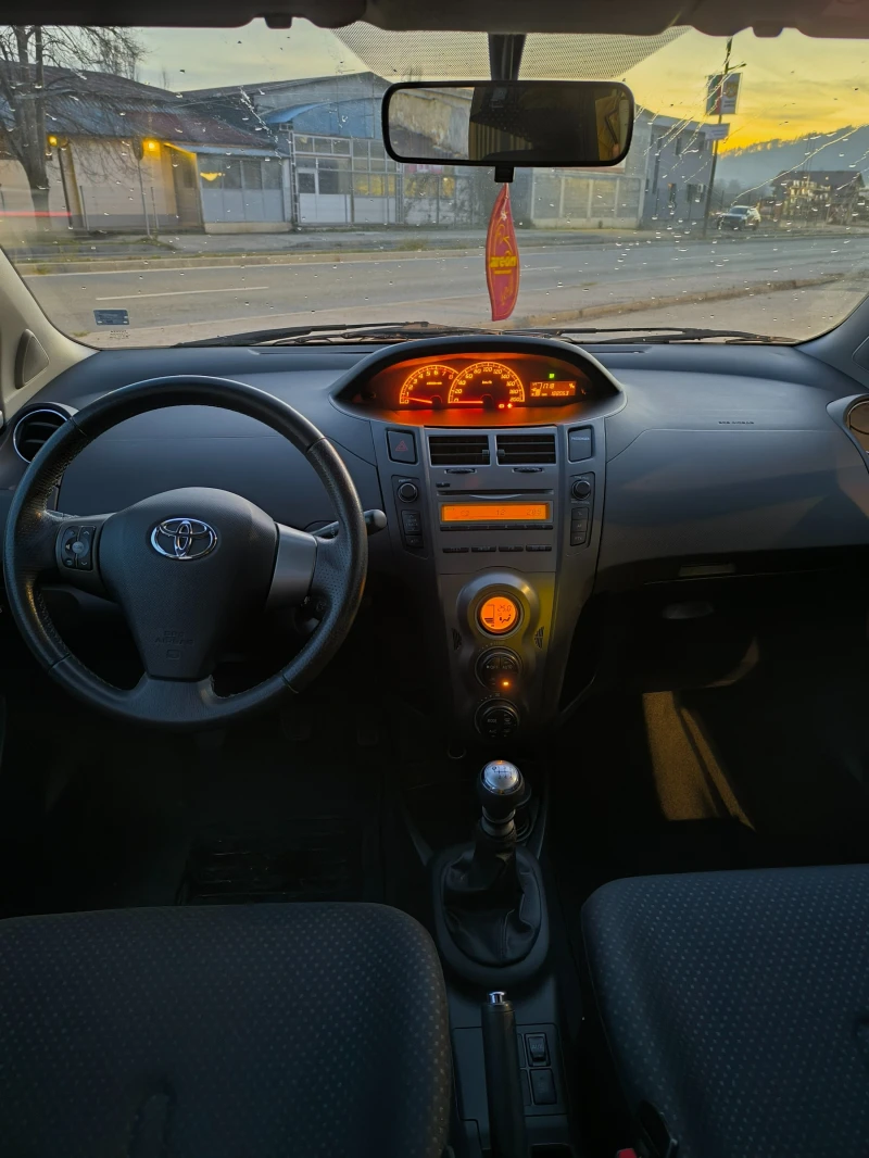 Toyota Yaris 1.33, снимка 9 - Автомобили и джипове - 52852389