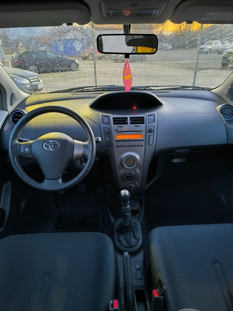 Toyota Yaris 1.33, снимка 8 - Автомобили и джипове - 52852389