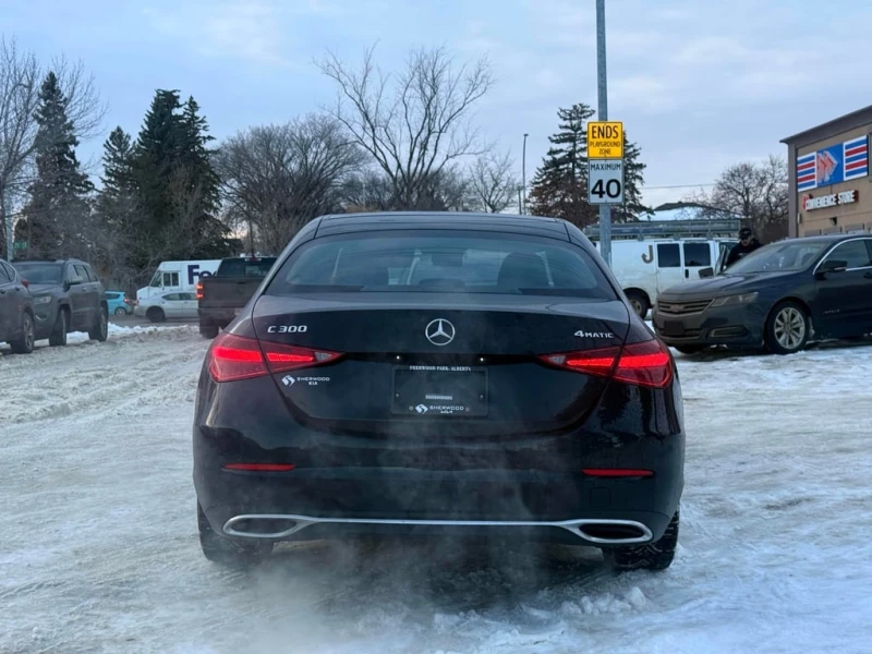 Mercedes-Benz C 300 * CARFAX * БЕЗ ПЪРВОНАЧАЛНА ВНОСКА, снимка 4 - Автомобили и джипове - 53093203