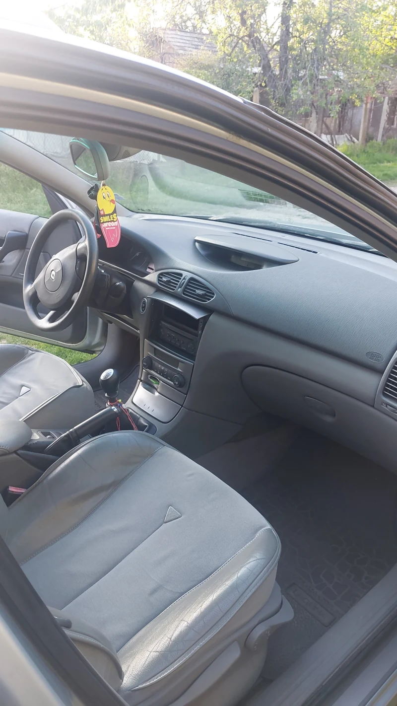 Renault Laguna, снимка 2 - Автомобили и джипове - 53221750