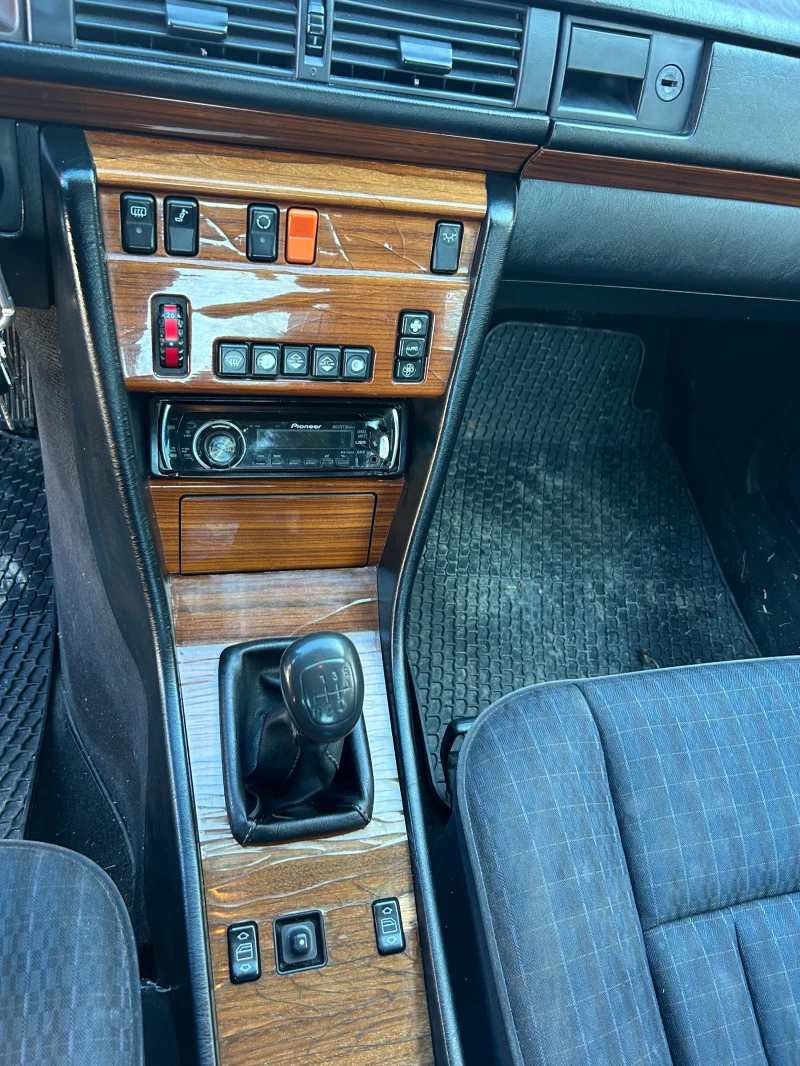 Mercedes-Benz 124 2000, снимка 9 - Автомобили и джипове - 53389102