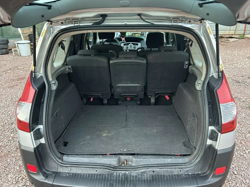 Renault Grand scenic 1.9DCI 7 места, снимка 8 - Автомобили и джипове - 53479169