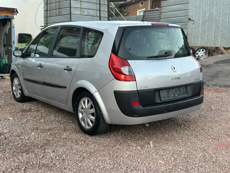 Renault Grand scenic 1.9DCI 7 места, снимка 5 - Автомобили и джипове - 53479169