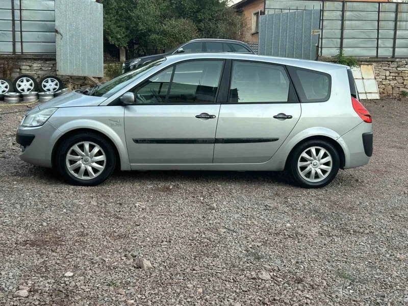Renault Grand scenic 1.9DCI 7 места, снимка 4 - Автомобили и джипове - 53479169