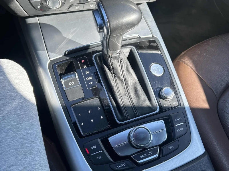 Audi A6 QUATTRO* TECHNIK* KEYLESS* АвтоКредит(ЦЕНА ДО БГ), снимка 8 - Автомобили и джипове - 53514428