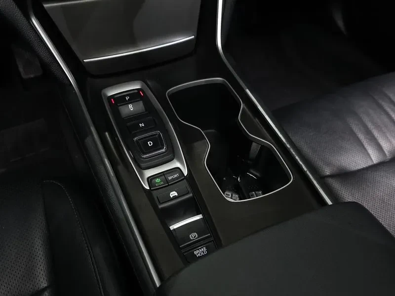 Honda Accord 2.0 Hybrid Touring, снимка 9 - Автомобили и джипове - 55985238