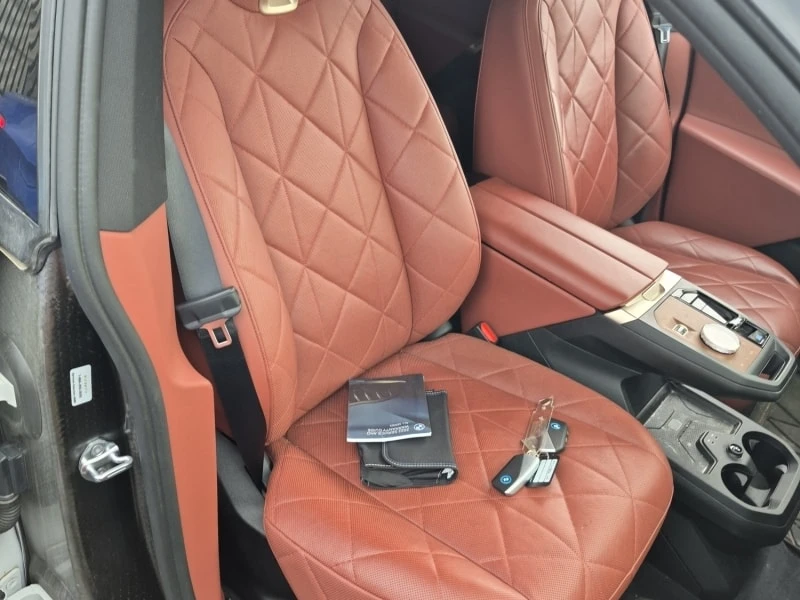 BMW iX / xDrive50 / BOWERS & WILKINS / LASER / ОЛДУХВАНЕ, снимка 13 - Автомобили и джипове - 56154257