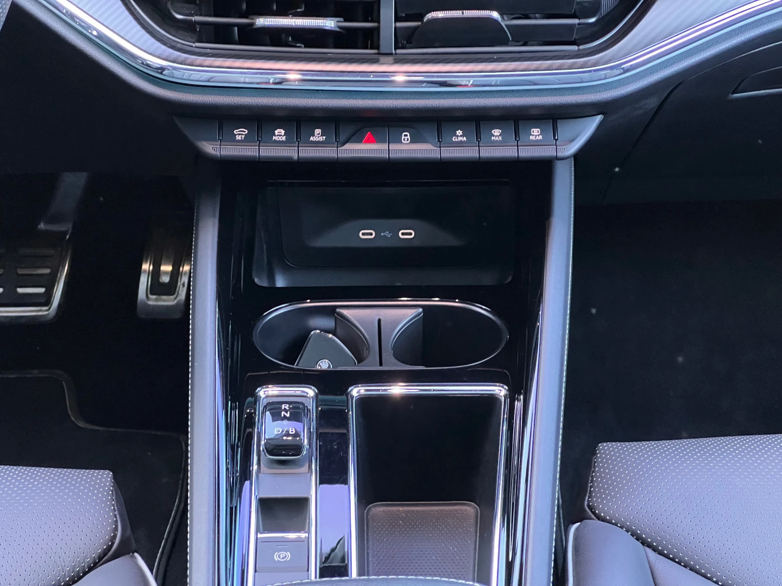 Skoda Enyaq Skoda Enyaq COUPE* VRS* 82kWh* PANO* CANTON* HEAD  | Mobile.bg   12