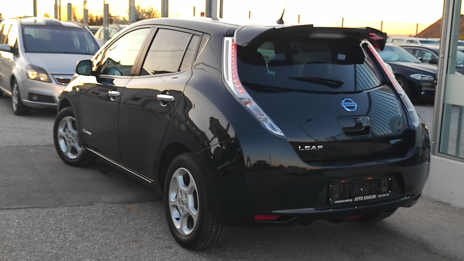 Nissan Leaf  10.000км. ЧИСТО НОВ -ЧИСТО НОВ!!! - изображение 7