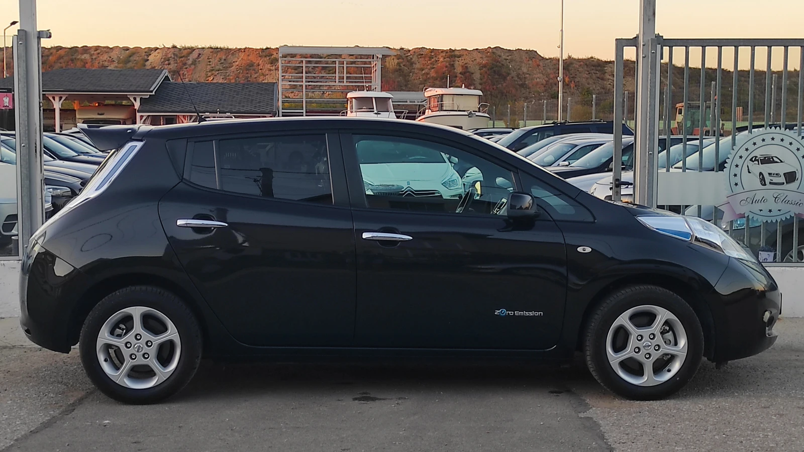 Nissan Leaf  10.000км. ЧИСТО НОВ -ЧИСТО НОВ!!! - изображение 4