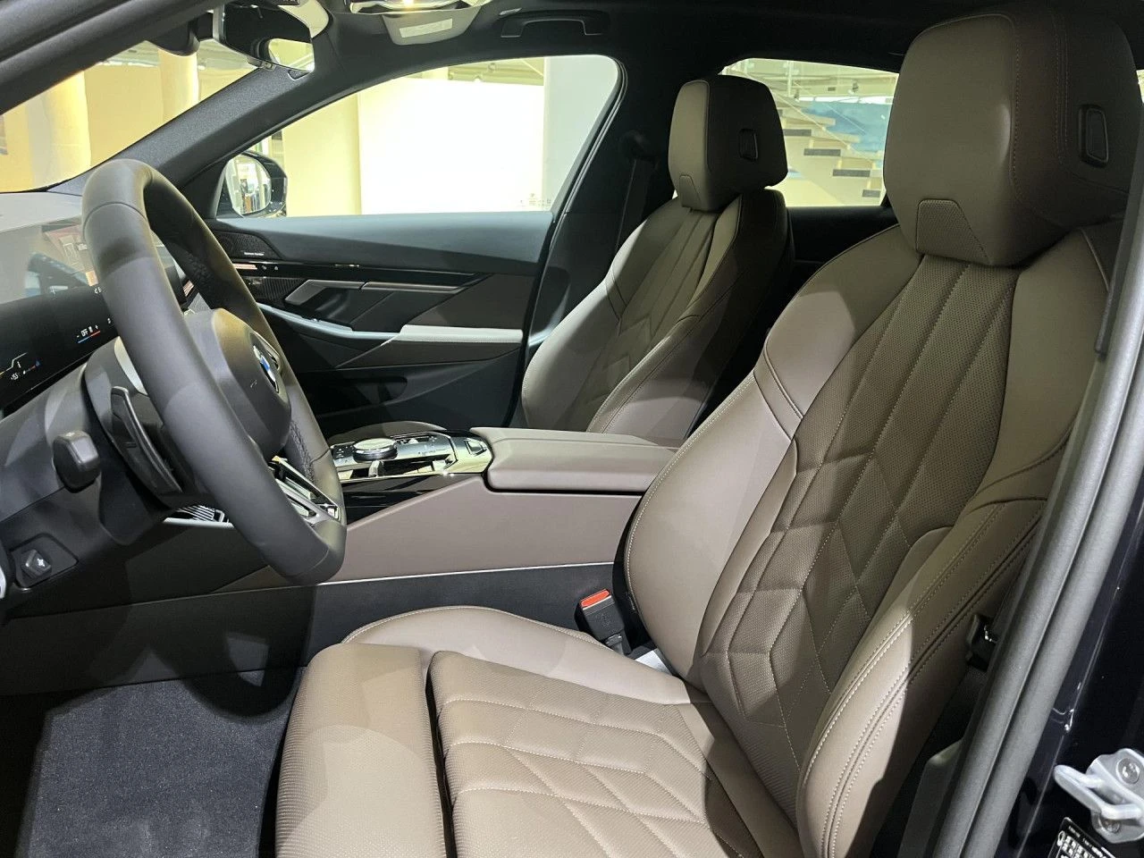 BMW 520 d xDrive = NEW= M-Sport Pro Гаранция - изображение 5