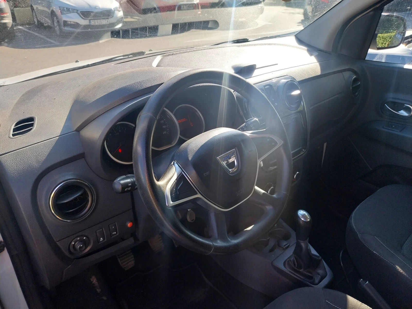 Dacia Lodgy, снимка 7 - Автомобили и джипове - 55237445