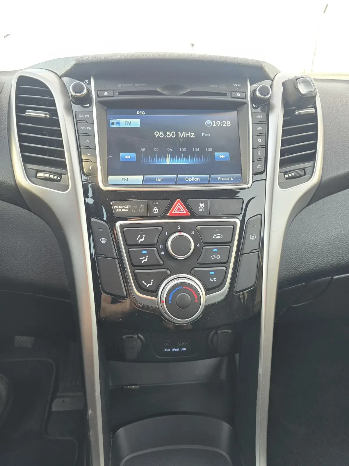 Hyundai I30 1.4 90..    | Mobile.bg   13