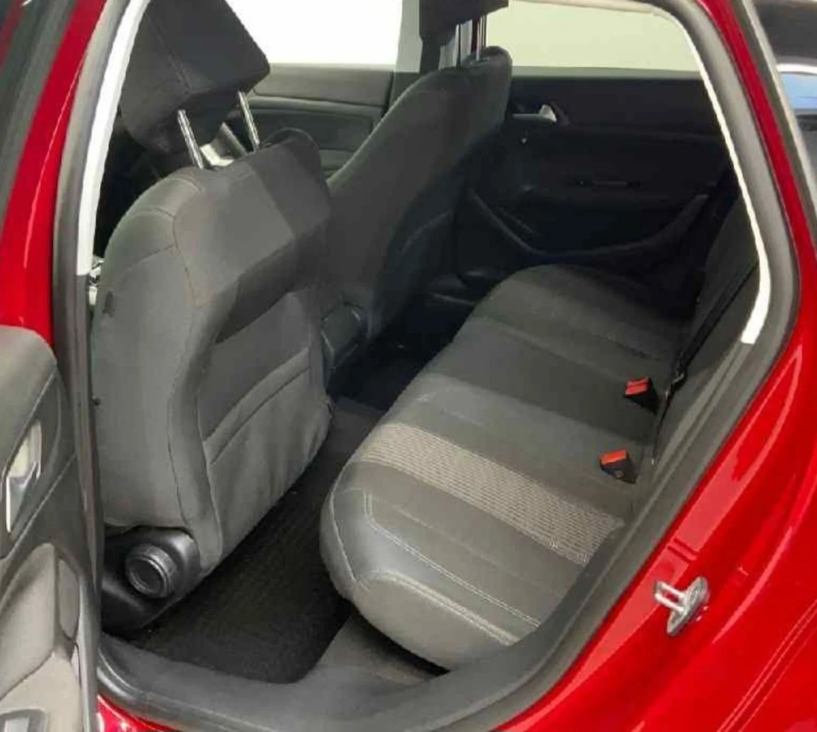 Peugeot 308 1.5 BlueHDI 130 ALLURE.LED.NAVI.VIRTUAL - изображение 5