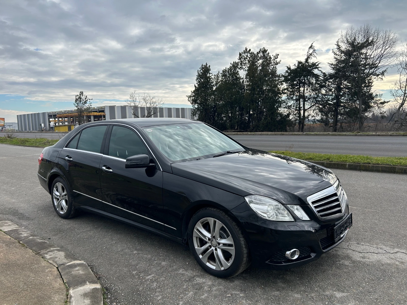 Mercedes-Benz E 350  - изображение 2