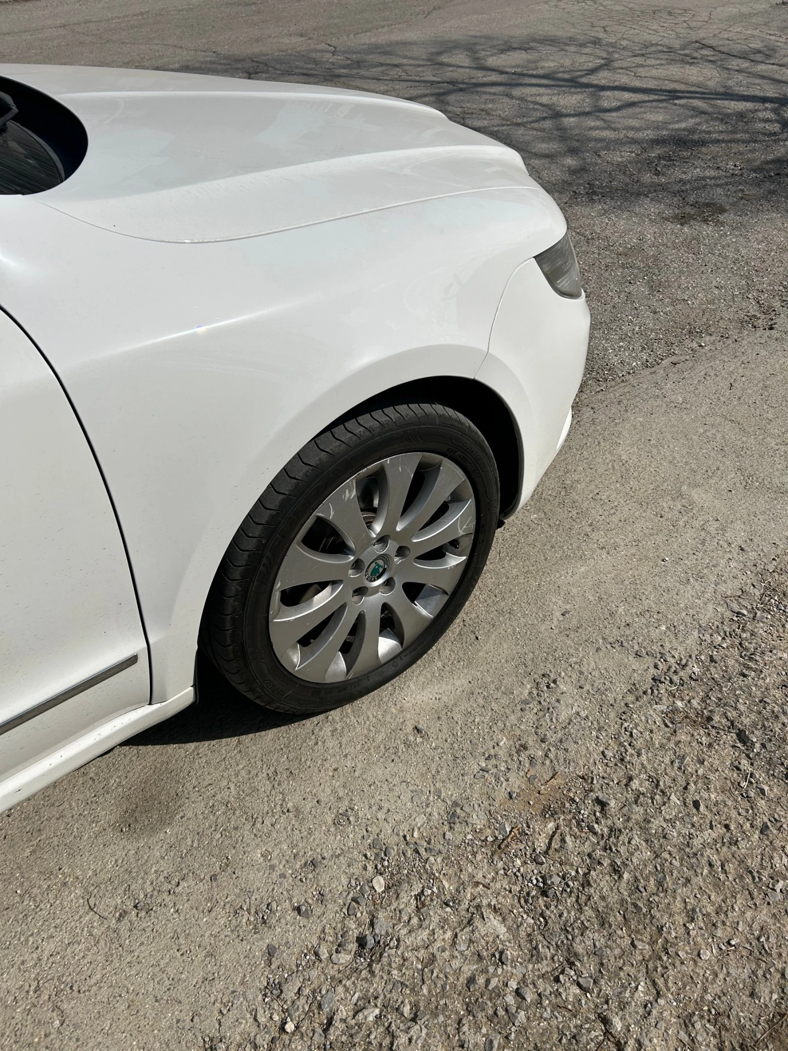 Skoda Superb, снимка 6 - Автомобили и джипове - 53708808