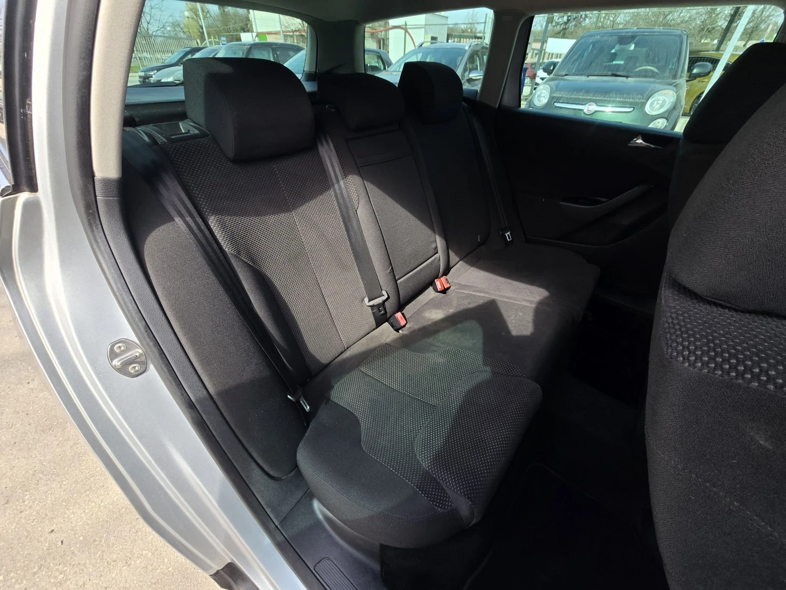 VW Passat 2.0TDI 140к.с Comfort line, снимка 15 - Автомобили и джипове - 53886009