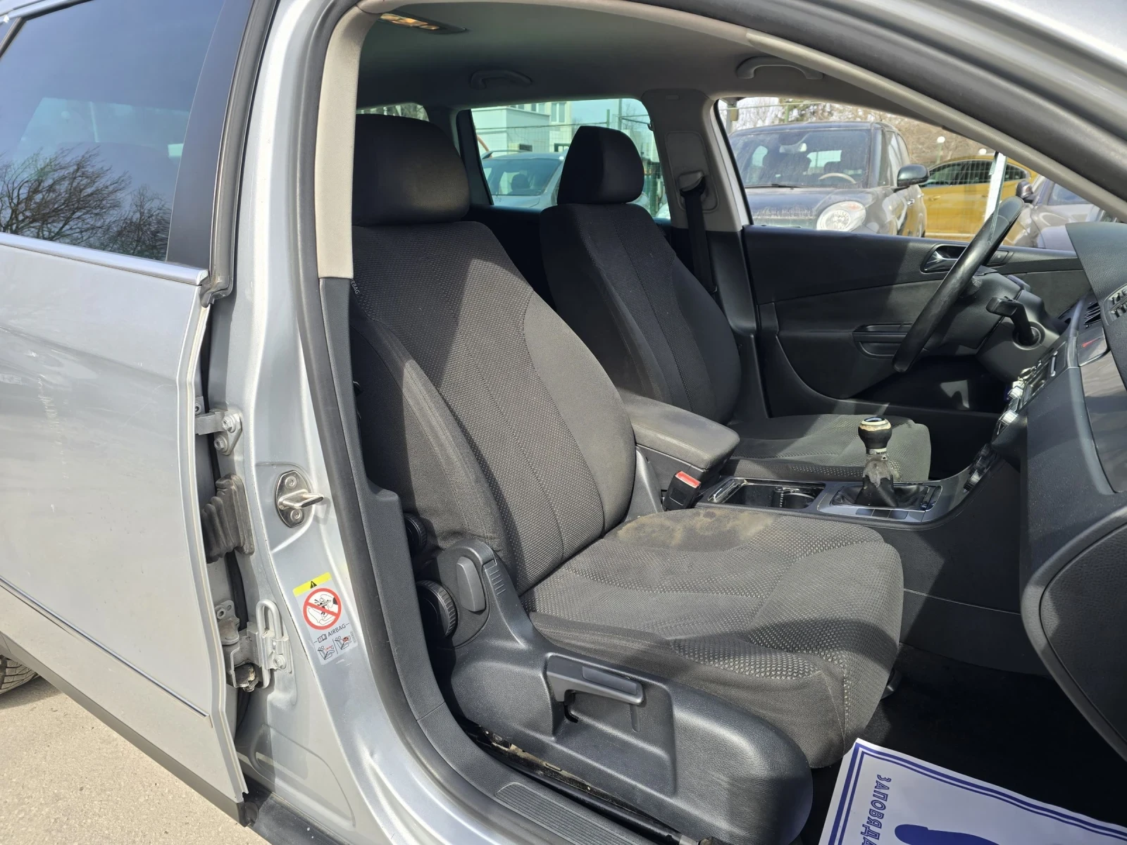 VW Passat 2.0TDI 140к.с Comfort line, снимка 13 - Автомобили и джипове - 53886009