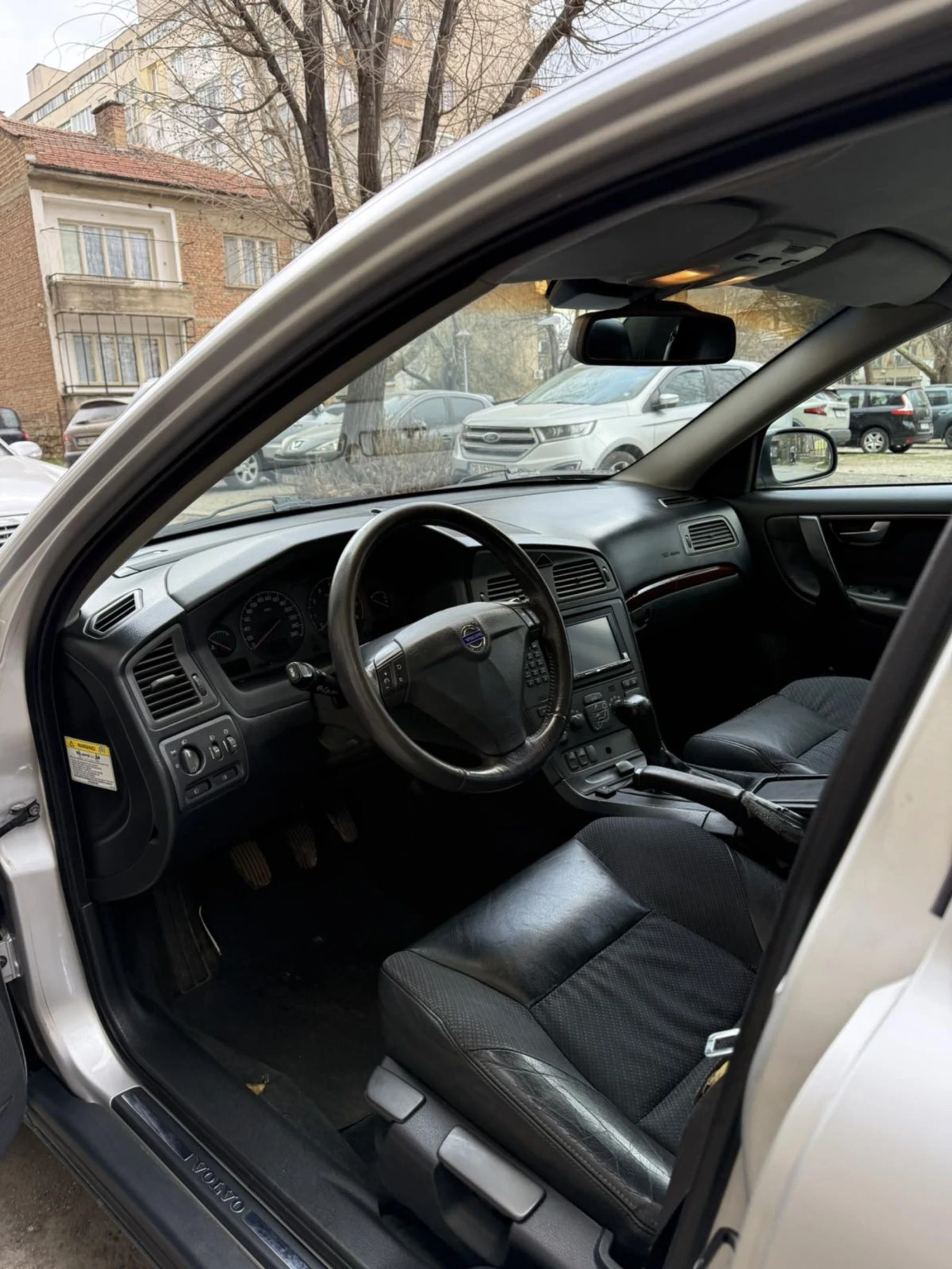 Volvo S60, снимка 7 - Автомобили и джипове - 54005635