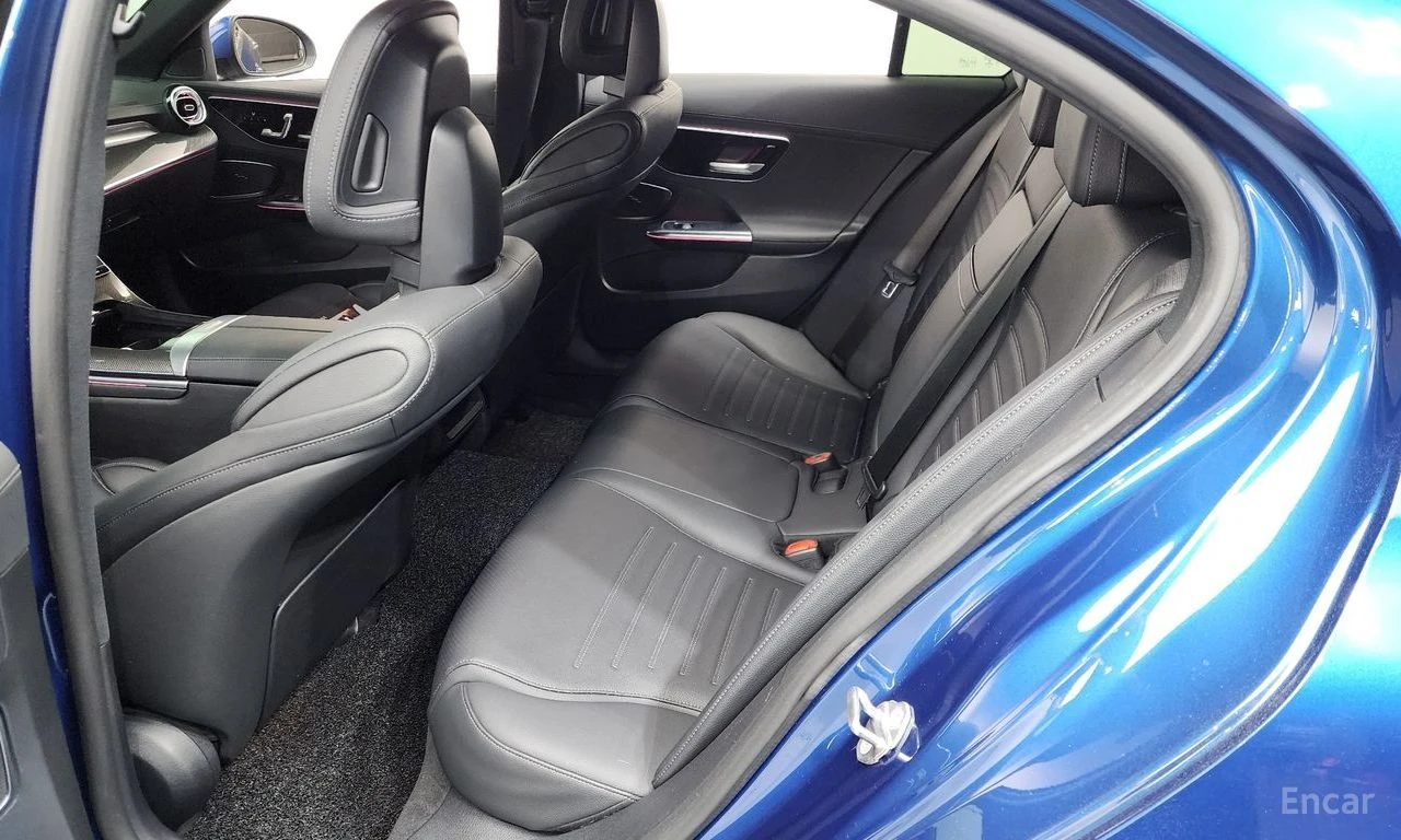 Mercedes-Benz C 300 4MATIC* DISTRONIC* 360CAMERA* BURMESTER* HEAD-UP* , снимка 15 - Автомобили и джипове - 54554610