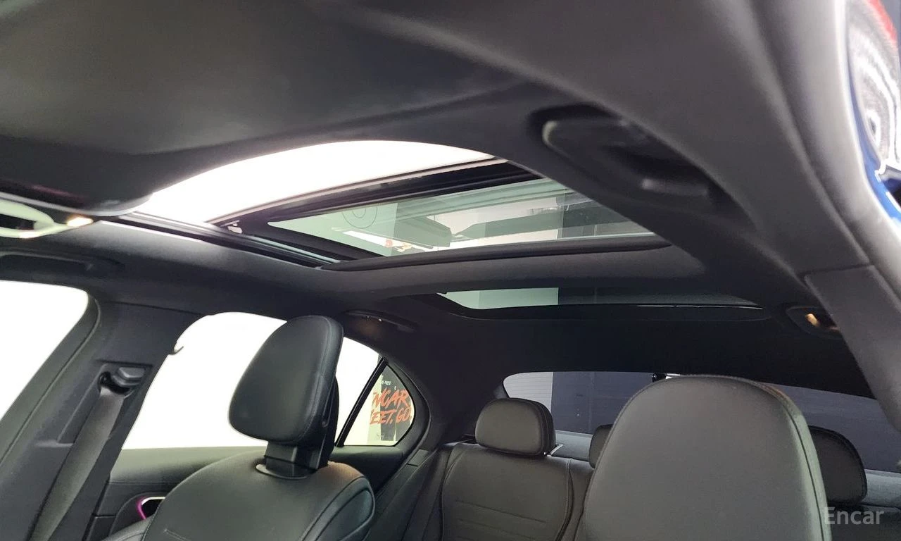 Mercedes-Benz C 300 4MATIC* DISTRONIC* 360CAMERA* BURMESTER* HEAD-UP* , снимка 12 - Автомобили и джипове - 54554610