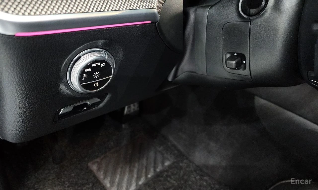 Mercedes-Benz C 300 4MATIC* DISTRONIC* 360CAMERA* BURMESTER* HEAD-UP* , снимка 10 - Автомобили и джипове - 54554610