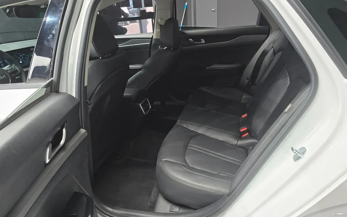 Kia K5 TRENDY | ГАЗ | ПОДГРЕВ | FCW | SCC | Lane Assist, снимка 15 - Автомобили и джипове - 54947935