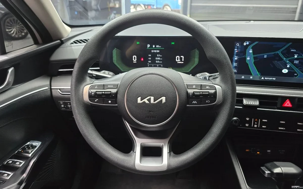 Kia K5 TRENDY | ГАЗ | ПОДГРЕВ | FCW | SCC | Lane Assist, снимка 10 - Автомобили и джипове - 54947935