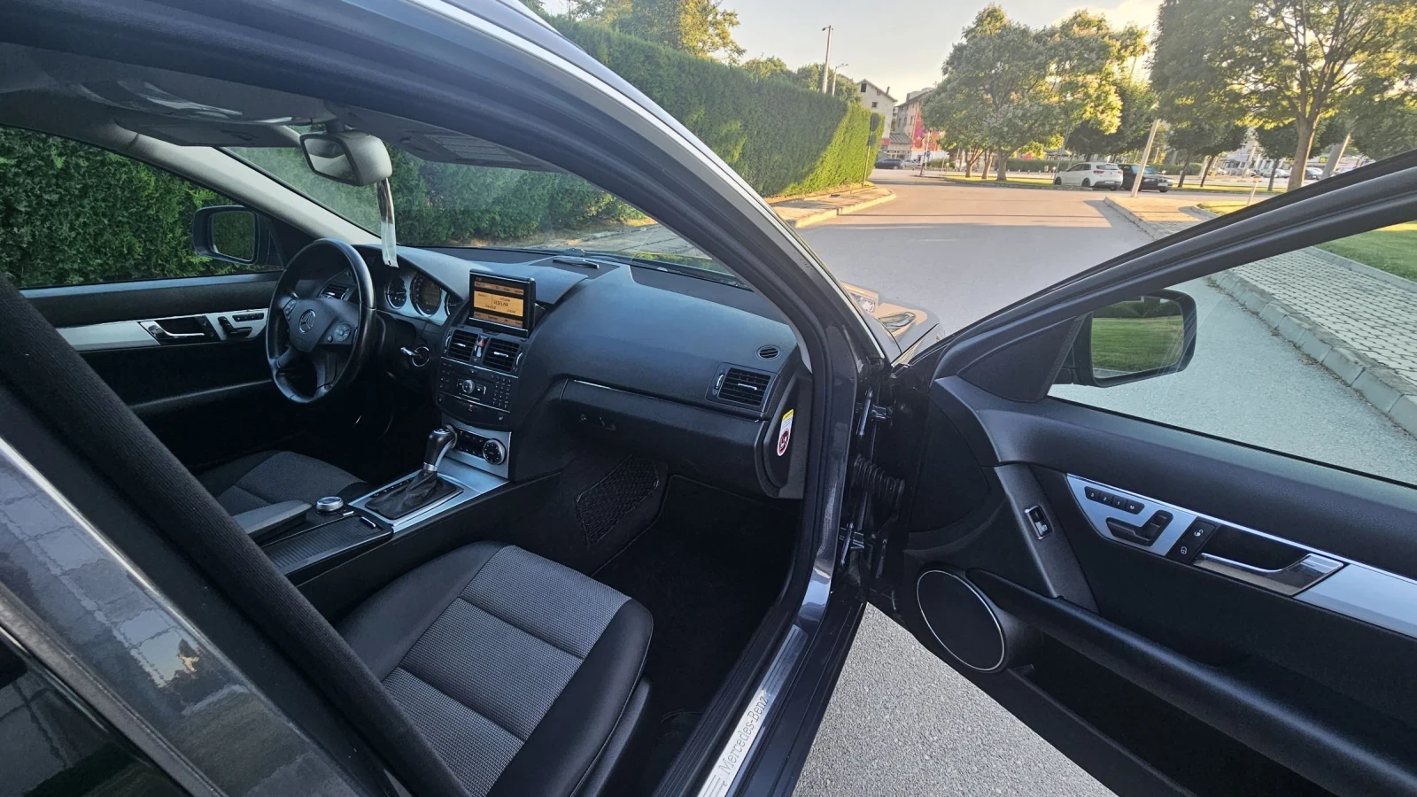 Mercedes-Benz C 220 AVANTGARDE , снимка 8 - Автомобили и джипове - 55250874