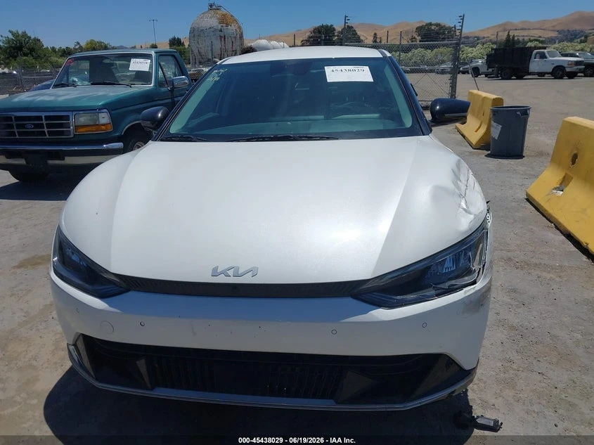 Kia EV6 Wind, снимка 12 - Автомобили и джипове - 55263204