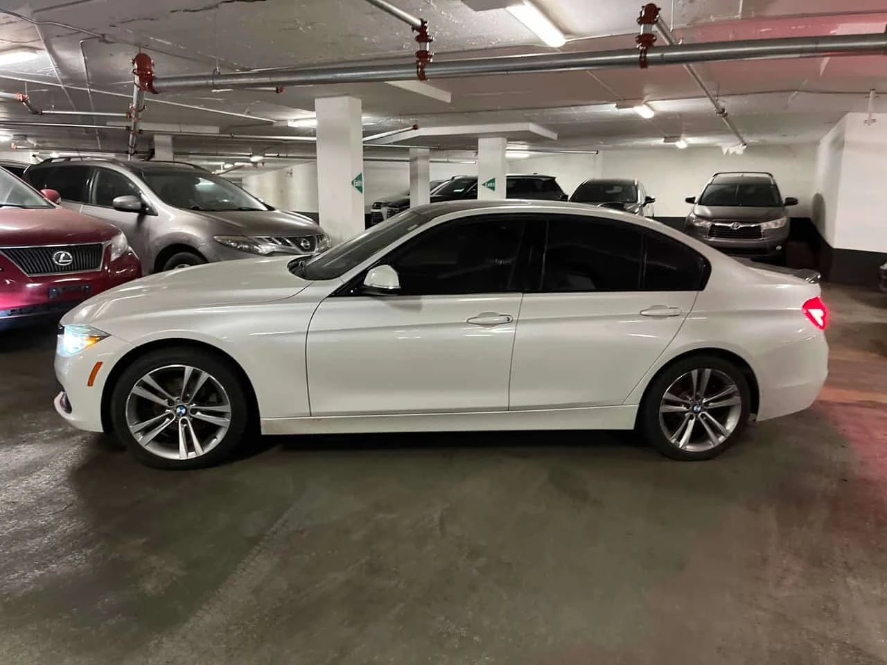 BMW 330 xDrive * CARFAX * ОПЦИЯ ЗА ФИНАНСИРАНЕ, снимка 2 - Автомобили и джипове - 55777792