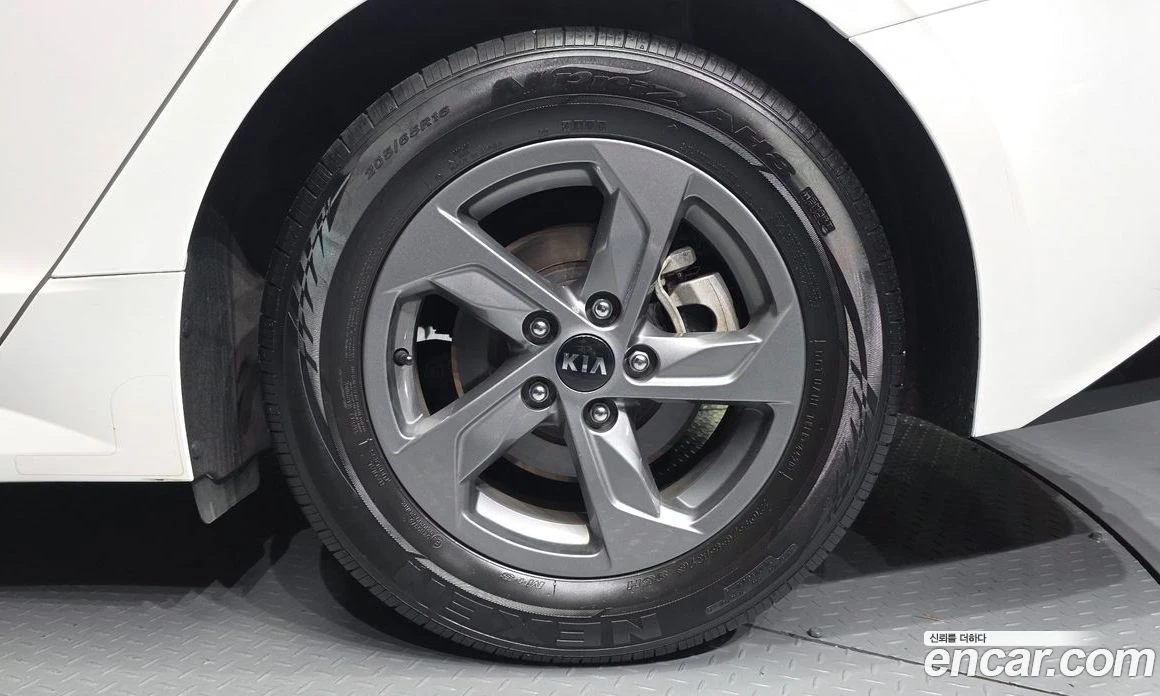 Kia K5 2.0 LPI Strandard, снимка 7 - Автомобили и джипове - 56096284