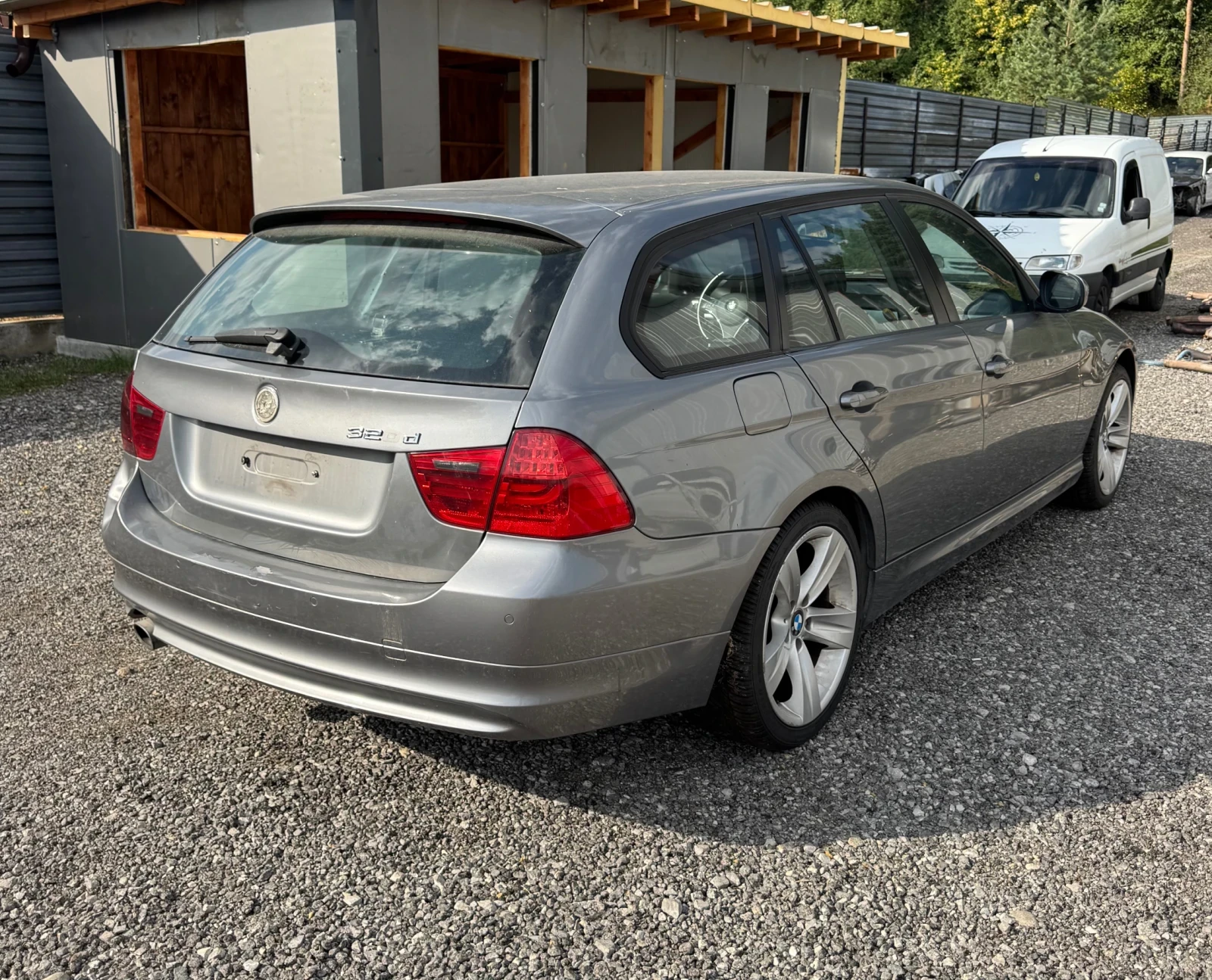BMW 320, снимка 4 - Автомобили и джипове - 56451589