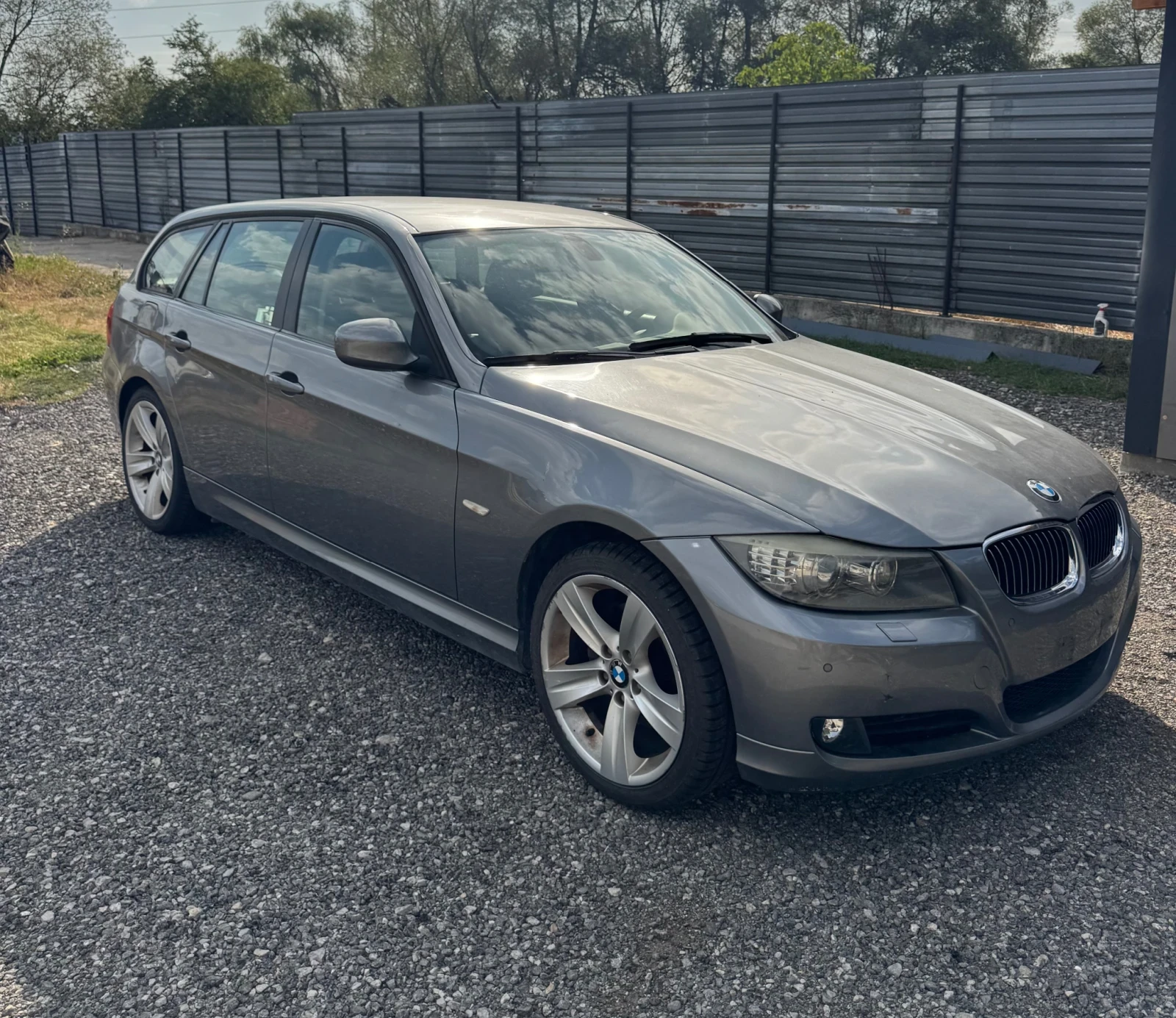 BMW 320, снимка 2 - Автомобили и джипове - 56451589