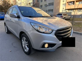 Hyundai IX35 РЕАЛНИ 98800км! Панорама/Парктроник/KeylessGO, снимка 2