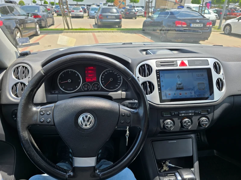 VW Tiguan, снимка 17 - Автомобили и джипове - 50726653