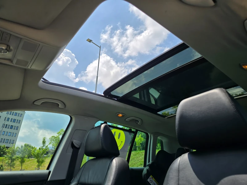 VW Tiguan, снимка 9 - Автомобили и джипове - 50726653