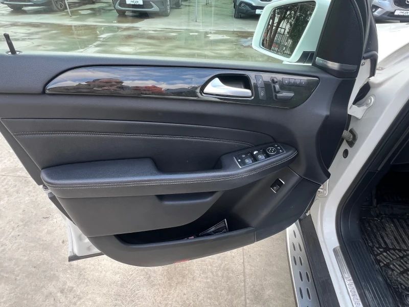 Mercedes-Benz ML 350 350 Bluetec 4matic, снимка 9 - Автомобили и джипове - 52884535