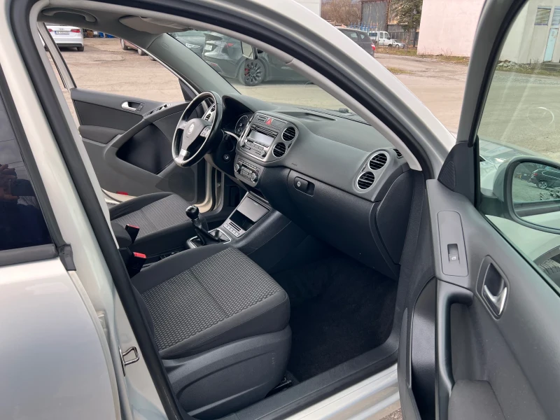 VW Tiguan 1.4TSI/150к.с.BLUEMOTION ПЕРФЕКТЕН 95х.км, снимка 13 - Автомобили и джипове - 53469003
