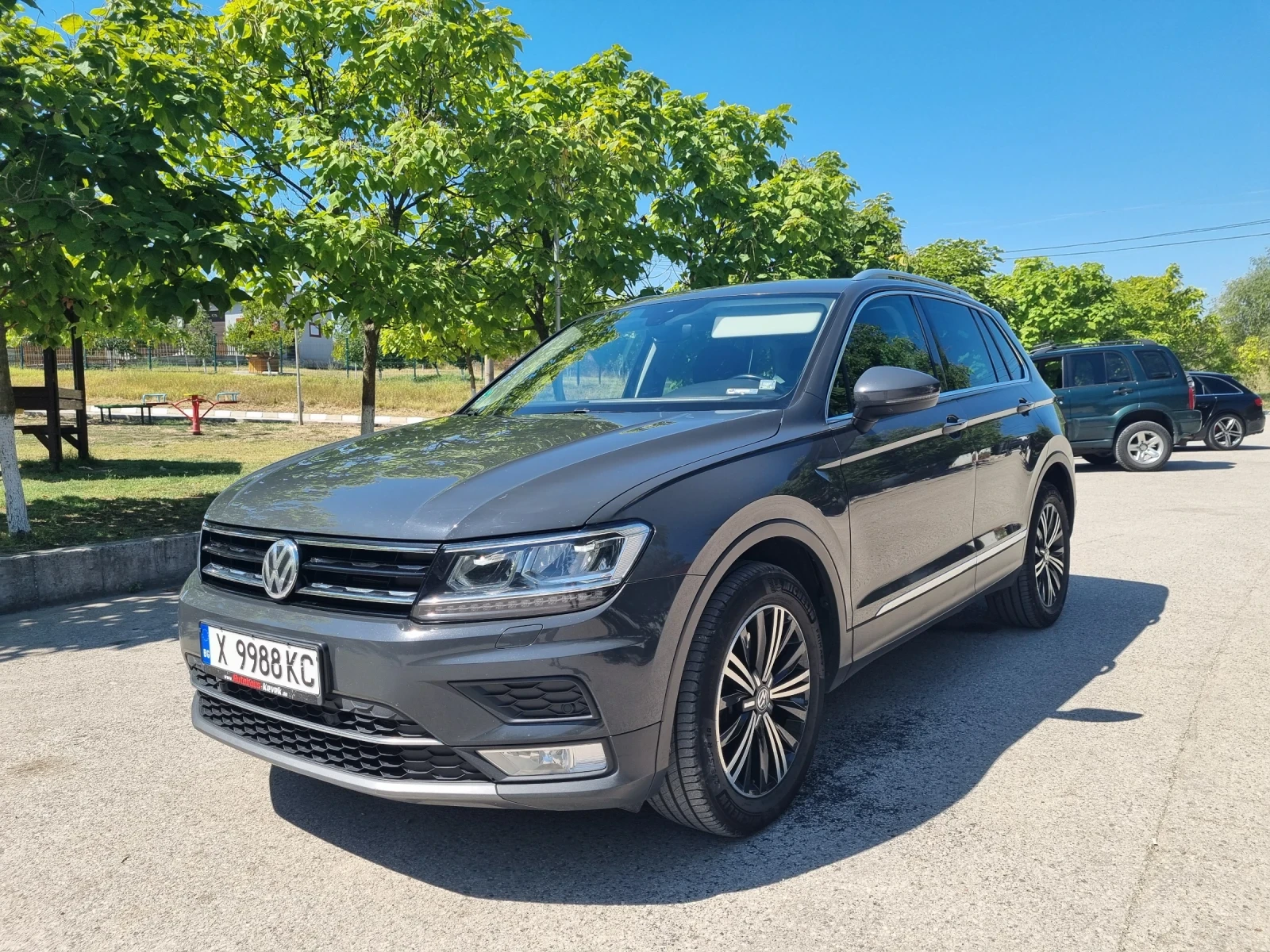 VW Tiguan HIGHLINE 4 motion 2.0 TDI 190 к.с - изображение 2